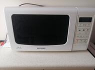 Grajewo ogłoszenia: Sprzedam kuchenkę mikrofalowa SAMSUNG  /mało używana /  ME 733K - zdjęcie
