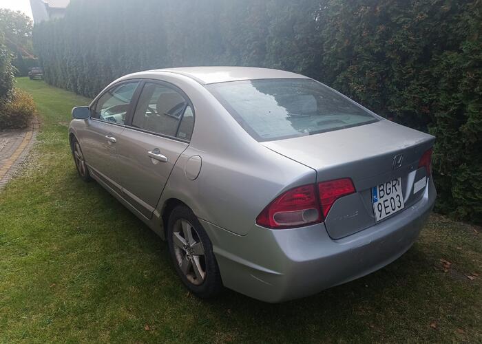 Grajewo ogłoszenia: Sprzedam Hondę Civic z 2005 roku 1,8 l z gazem skrzynia...