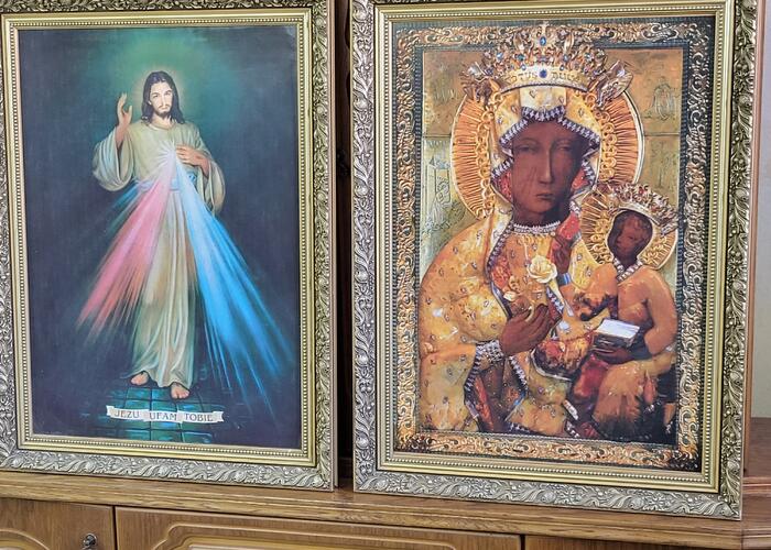 Grajewo ogłoszenia: Sprzedam dwa obrazy święte.  Po 260 za sztukę.  80 x 60cm.  W...